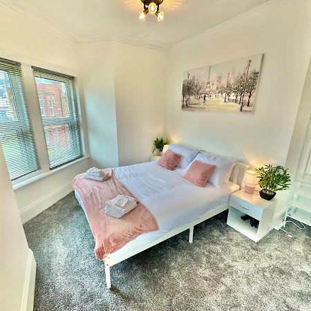 Chic Apartment In Central Bournemouth With Parking Zewnętrze zdjęcie
