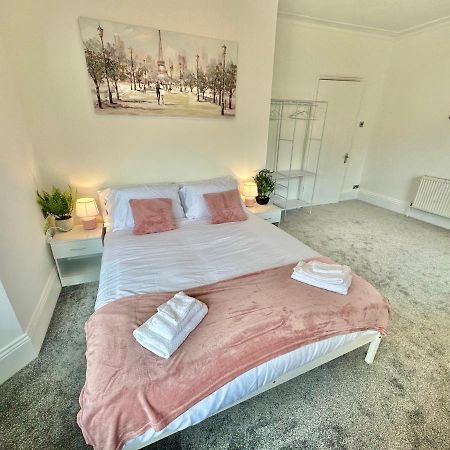 Chic Apartment In Central Bournemouth With Parking Zewnętrze zdjęcie