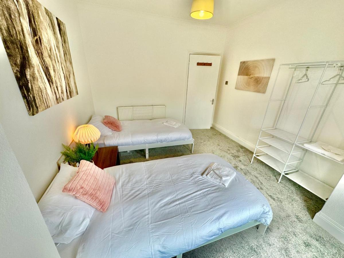 Chic Apartment In Central Bournemouth With Parking Zewnętrze zdjęcie