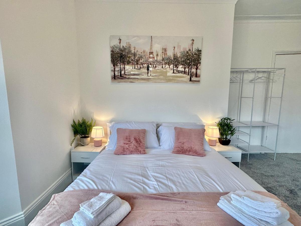 Chic Apartment In Central Bournemouth With Parking Zewnętrze zdjęcie