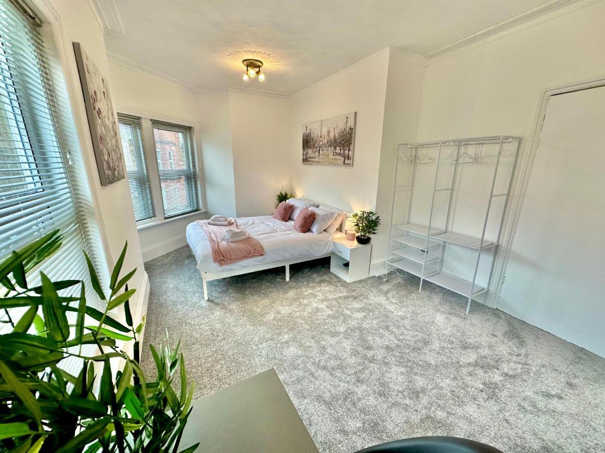 Chic Apartment In Central Bournemouth With Parking Zewnętrze zdjęcie