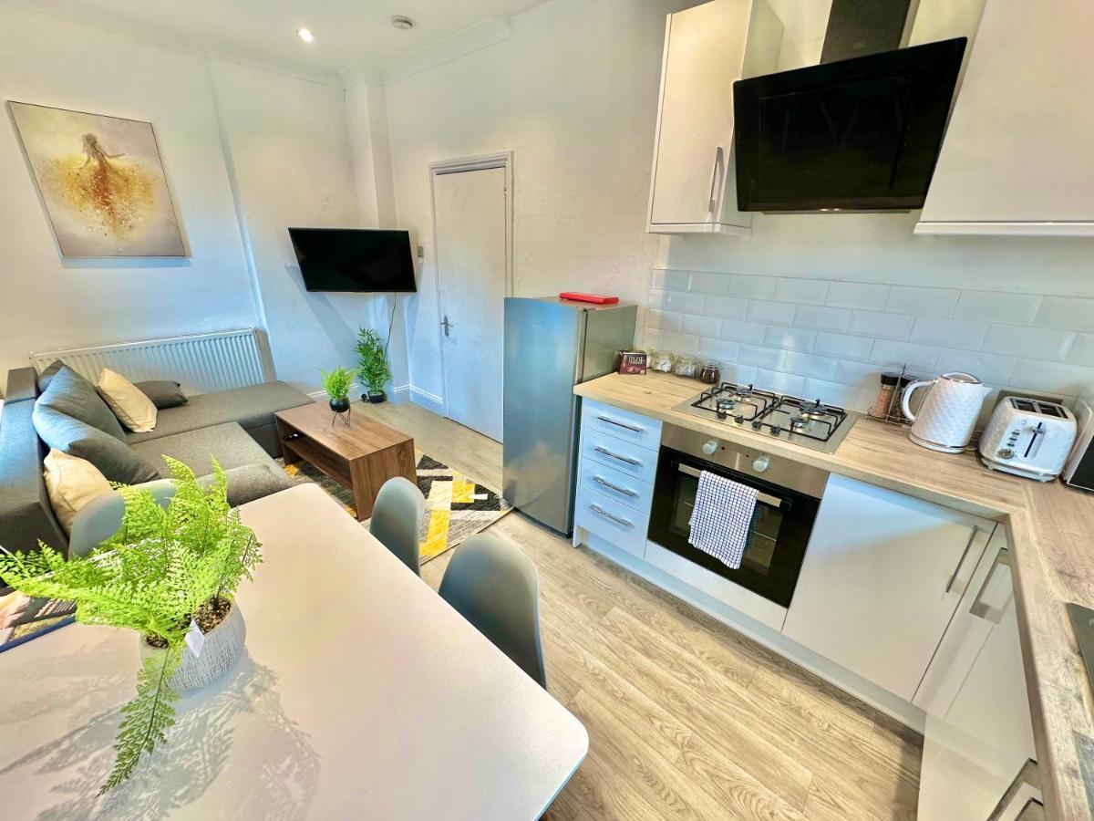 Chic Apartment In Central Bournemouth With Parking Zewnętrze zdjęcie