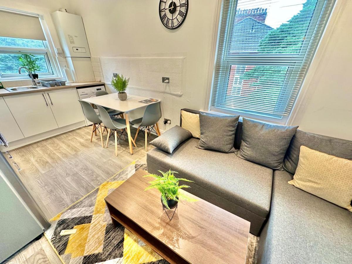 Chic Apartment In Central Bournemouth With Parking Zewnętrze zdjęcie